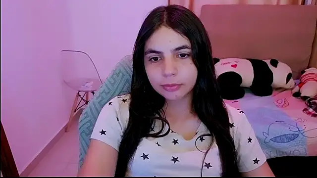  elenna online show from April 7, 2026, 5:57 pm