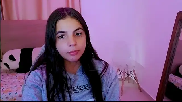 Snapshot of _elenna chatting on May 17, 2026, 5:31 pm elenna online show from May 17, 2026, 5:31 pm