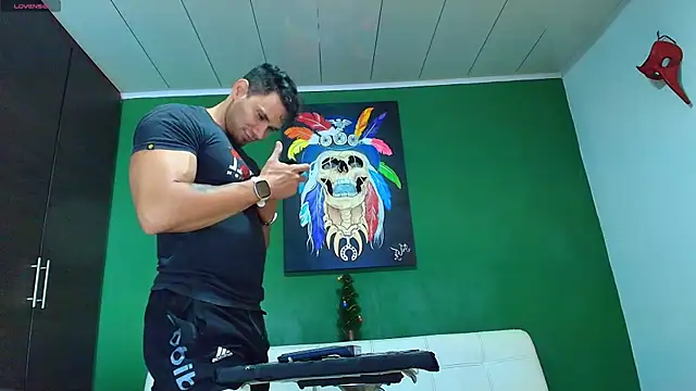 GendersonFit online show from November 24, 2025, 9:03 pm