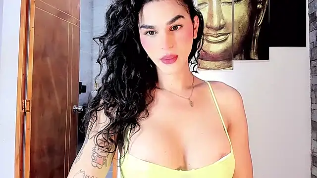 Snapshot of little_tsgirl_ chatting on July 5, 2026, 11:12 pm little tsgirl online show from July 5, 2026, 11:12 pm