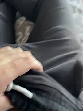 vaniusaw online show from October 27, 2025, 1:26 pm