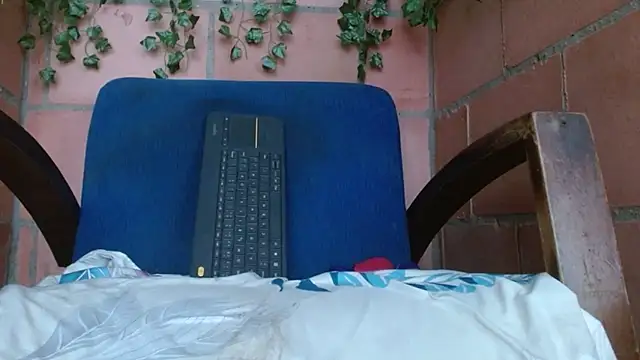 belindathompson online show from November 14, 2025, 8:51 pm