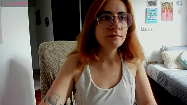 Snapshot of linda_giggle chatting on December 2, 2024, 2:19 pm linda giggle online show from December 2, 2024, 2:19 pm