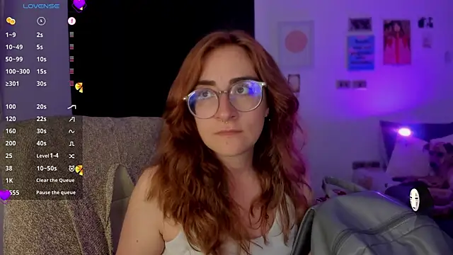 Snapshot of linda_giggle chatting on December 5, 2024, 1:25 am linda giggle online show from December 5, 2024, 1:25 am