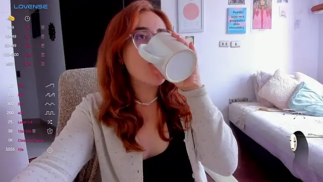 Snapshot of linda_giggle chatting on December 12, 2024, 2:22 pm linda giggle online show from December 12, 2024, 2:22 pm