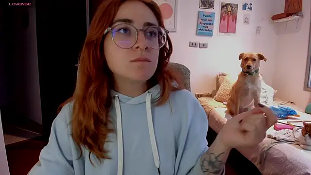 Snapshot of linda_giggle chatting on December 19, 2024, 10:42 pm linda giggle online show from December 19, 2024, 10:42 pm