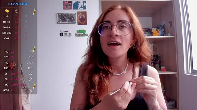 Snapshot of linda_giggle chatting on February 9, 2025, 5:54 pm linda giggle online show from February 9, 2025, 5:54 pm