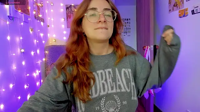 Snapshot of linda_giggle chatting on October 5, 2025, 10:40 pm linda giggle online show from October 5, 2025, 10:40 pm