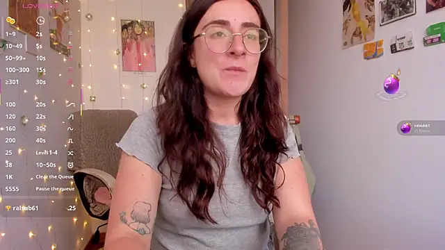 Snapshot of linda_giggle chatting on November 10, 2025, 9:25 pm linda giggle online show from November 10, 2025, 9:25 pm