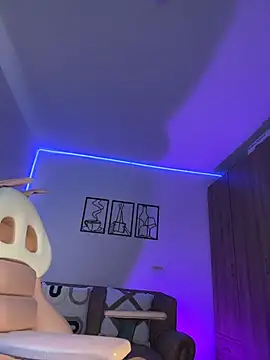 gabriela r online show from April 6, 2026, 2:07 pm