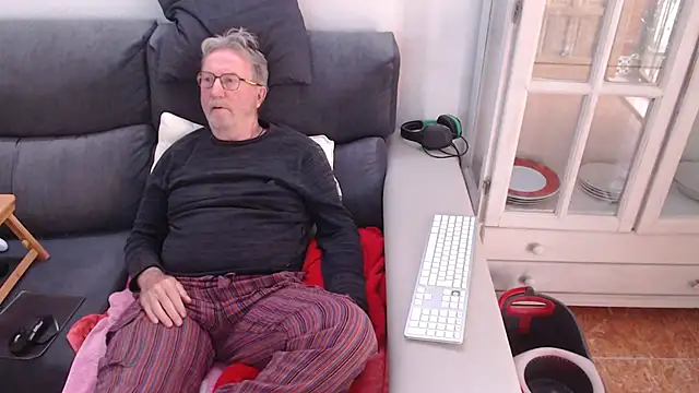 Nudelschwanz online show from February 24, 2025, 5:31 pm