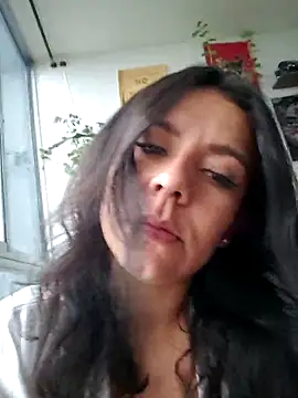 Amber  Davis online show from September 27, 2025, 8:25 pm