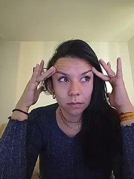 Amber  Davis online show from April 17, 2026, 12:52 pm