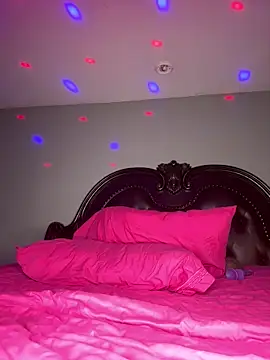 ThickAssRena online show from November 30, 2025, 12:36 am