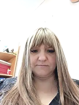 Snapshot of Office_Albertina chatting on February 18, 2025, 1:21 am Office Albertina online show from February 18, 2025, 1:21 am