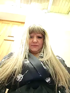 Snapshot of Office_Albertina chatting on December 17, 2025, 10:05 pm Office Albertina online show from December 17, 2025, 10:05 pm