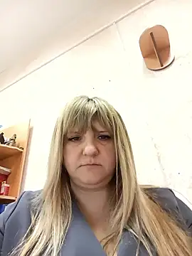 Snapshot of Office_Albertina chatting on January 14, 2026, 10:03 pm Office Albertina online show from January 14, 2026, 10:03 pm