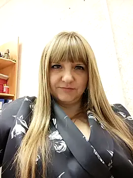 Snapshot of Office_Albertina chatting on April 2, 2026, 2:42 am Office Albertina online show from April 2, 2026, 2:42 am