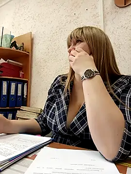 Snapshot of Office_Albertina chatting on April 14, 2026, 10:16 pm Office Albertina online show from April 14, 2026, 10:16 pm