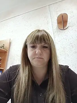 Snapshot of Office_Albertina chatting on August 4, 2026, 10:12 pm Office Albertina online show from August 4, 2026, 10:12 pm