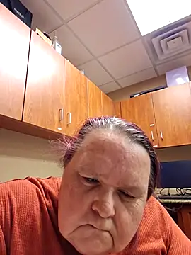 Hornybbw1978 online show from April 18, 2026, 5:44 am