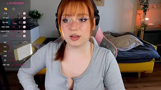 Snapshot of Sofy_Benson chatting on June 10, 2026, 1:10 pm Sofy Benson online show from June 10, 2026, 1:10 pm
