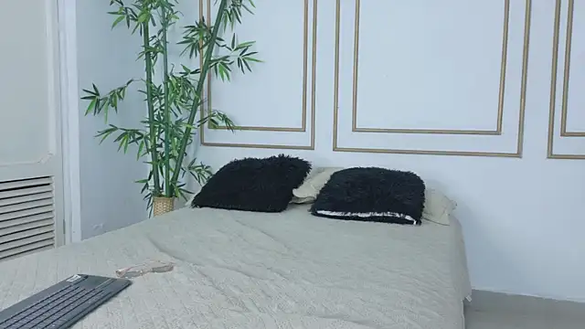 kristyl paez online show from November 13, 2025, 7:35 pm