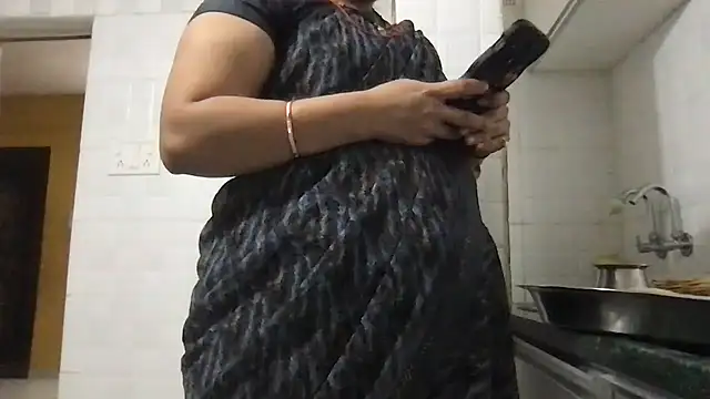 Riyasingh9 online show from February 4, 2025, 12:11 pm