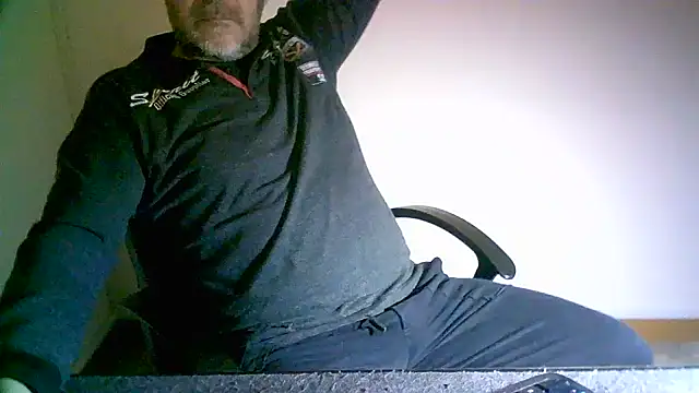 Snapshot of Greek_Passion chatting on March 8, 2025, 5:11 pm Greek Passion online show from March 8, 2025, 5:11 pm