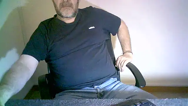 Snapshot of Greek_Passion chatting on March 15, 2025, 10:24 am Greek Passion online show from March 15, 2025, 10:24 am