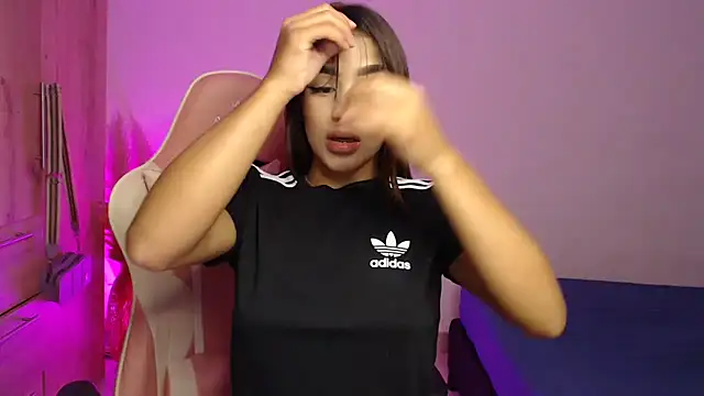 Snapshot of GiltRosebush chatting on January 10, 2025, 8:04 pm GiltRosebush online show from January 10, 2025, 8:04 pm