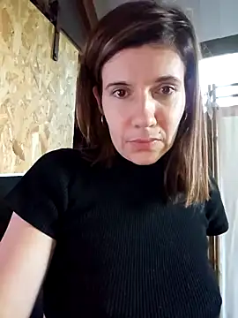 Snapshot of Lina_lou4 chatting on December 4, 2024, 3:32 pm Lina lou4 online show from December 4, 2024, 3:32 pm