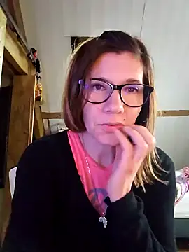 Snapshot of Lina_lou4 chatting on February 10, 2025, 10:09 am Lina lou4 online show from February 10, 2025, 10:09 am