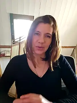 Snapshot of Lina_lou4 chatting on February 21, 2025, 2:27 pm Lina lou4 online show from February 21, 2025, 2:27 pm