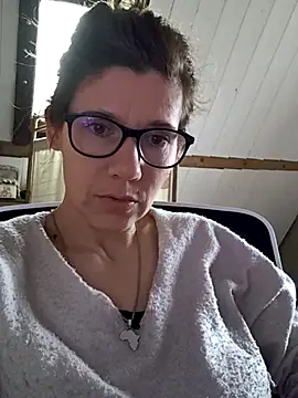Snapshot of Lina_lou4 chatting on March 9, 2025, 1:04 pm Lina lou4 online show from March 9, 2025, 1:04 pm