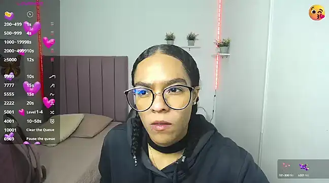 Nina lovee  online show from December 21, 2024, 1:32 pm