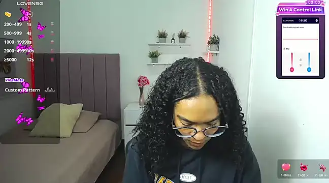 Nina lovee  online show from December 27, 2024, 4:54 pm
