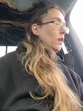 Dakota 02 online show from November 26, 2025, 3:02 pm