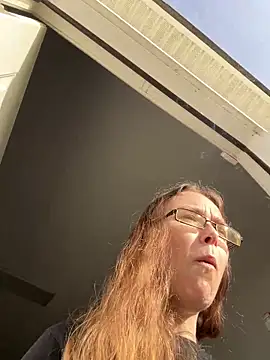 Dakota 02 online show from April 6, 2026, 12:28 pm