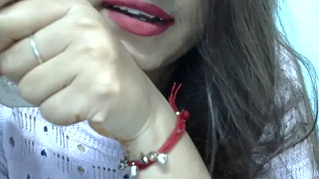lovelydesi21 online show from December 2, 2025, 9:14 am