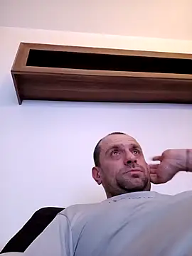 Roman0798 online show from December 20, 2024, 5:57 am
