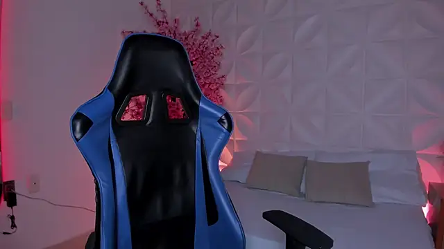 cora 22 online show from December 20, 2025, 12:34 pm