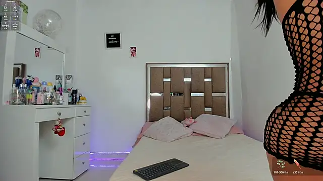 kendall-ewers online show from November 7, 2025, 12:10 am