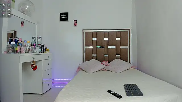 kendall-ewers online show from November 9, 2025, 11:36 pm