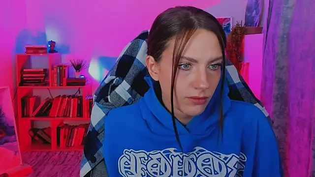 EmilyWilden online show from October 2, 2025, 8:32 am