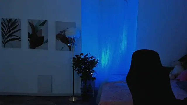 EmilyWilden online show from October 28, 2025, 7:34 am