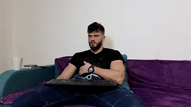 Snapshot of TheTopAlex chatting on December 11, 2024, 3:45 am TheTopAlex online show from December 11, 2024, 3:45 am