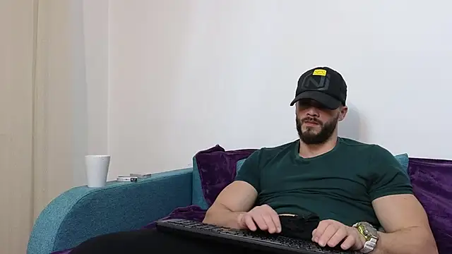 Snapshot of TheTopAlex chatting on December 18, 2024, 7:58 am TheTopAlex online show from December 18, 2024, 7:58 am