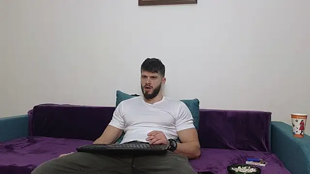 Snapshot of TheTopAlex chatting on February 18, 2025, 7:43 am TheTopAlex online show from February 18, 2025, 7:43 am