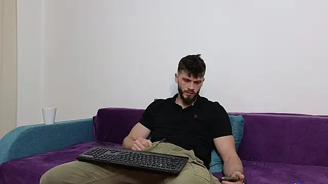 Snapshot of TheTopAlex chatting on March 10, 2025, 3:45 am TheTopAlex online show from March 10, 2025, 3:45 am